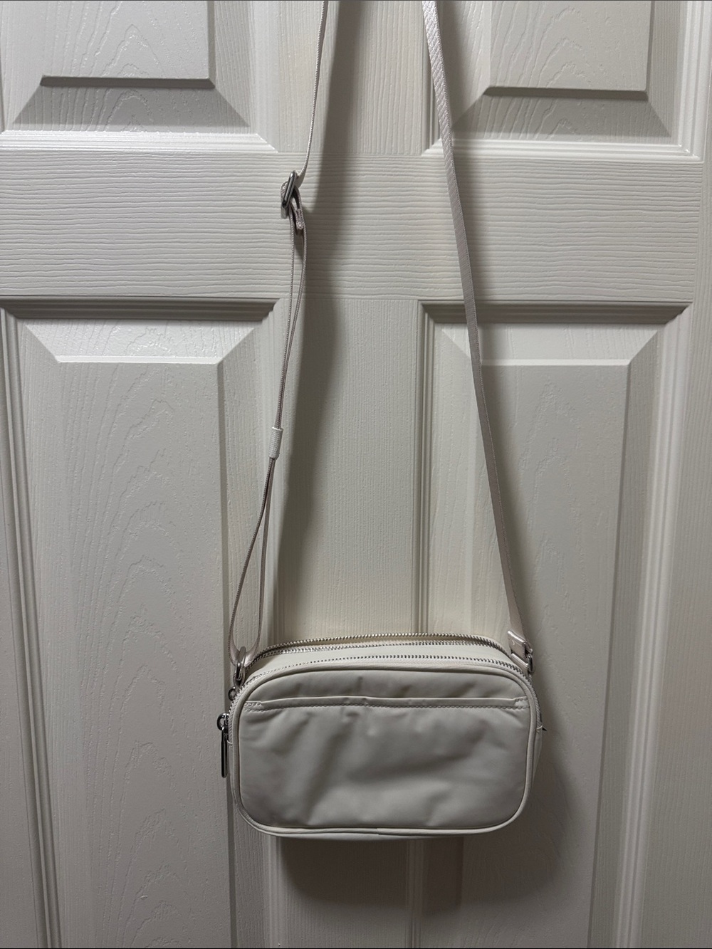 Lululemon Crossbody Camera Bag White Opal Adjustable Strap - Picture 12 of 12